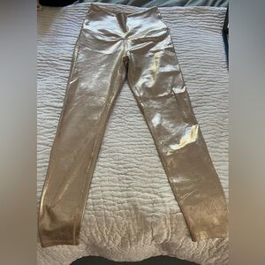 BEYOND YOGA Luxe High Waisted Midi Legging Matte Light Gold Foil